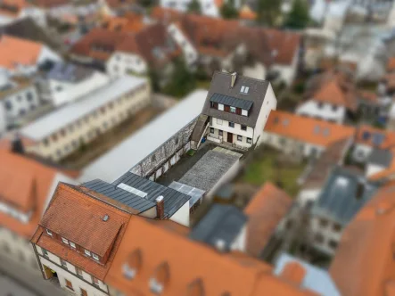 Titelbild - Haus kaufen in Erlangen - Zwei gepflegte Mehrfamilienhäuser in bester Innenstadtlage von Erlangen - Denkmalschutz