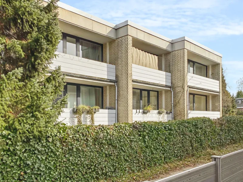 Südwestansicht - Wohnung kaufen in Hamburg - Schöne moderne 1-Zimmer-Erdgeschosswohnung mit PKW-Stellplatz nähe Bramfelder See - Hamburg-Bramfeld