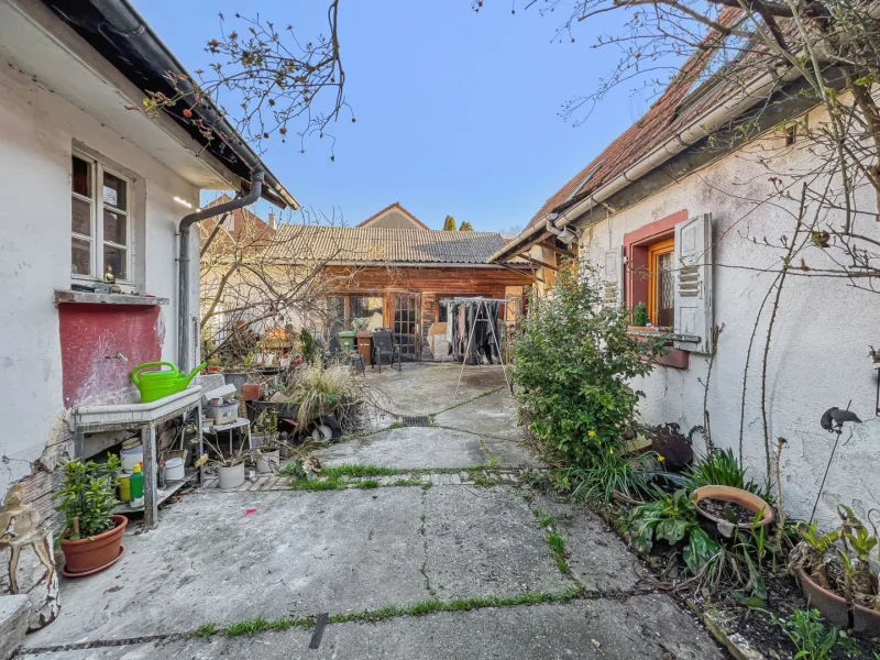 Titelbild - Haus kaufen in Wörth am Rhein - Modernisierungsbedürftiges Einfamilienhaus in Wörth am Rhein mit großem Potenzial