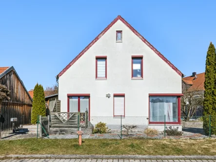 Blick auf das Haus - Haus kaufen in Mauern - Monatl. Belastung schmälern oder als Mehrgenerationenhaus nutzen? EFH mit Einliegerwohnung in Mauern