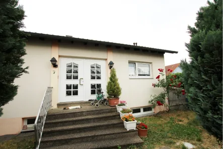 Bild... - Haus kaufen in St. Leon - Rot - Freist. Einfamilienhaus mit Einliegerwohnung mit insg. 7,5 Zimmern 286qm Wohnfläche 535qm Grundstück