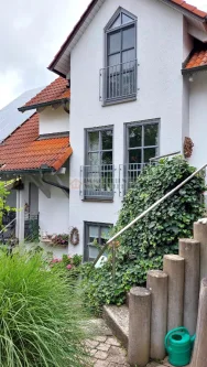 Ansicht - Haus kaufen in Bad Abbach - Familienfreundliches Einfamilienhaus mit großem Garten