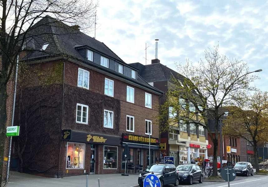 Titelbild - Zinshaus/Renditeobjekt kaufen in Hamburg - Wohn- und Geschäftshaus mit Halle und Entwicklungspotential für Wohnungsbau