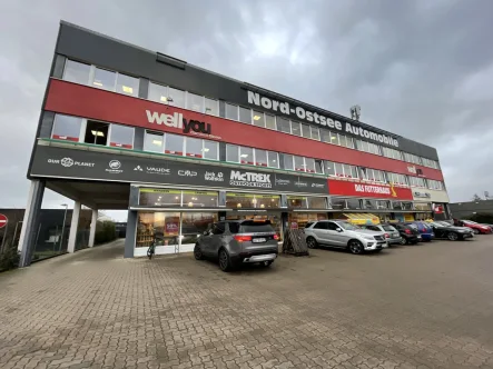 Außenaufnahme - Laden/Einzelhandel mieten in Hamburg / Bergedorf - Erdgeschoss-Gewerbefläche mit ca. 770 m²in Fachmarktlage von Hamburg-Bergedorf