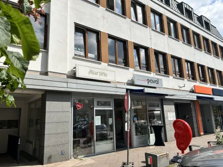 Außenaufnahme - Büro/Praxis mieten in Hamburg - Gewerbefläche in stark frequentierter Einkaufsstraße von Groß Flottbek