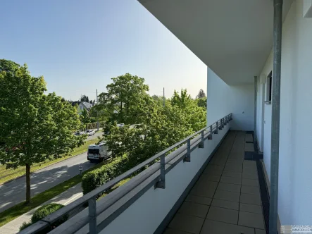 Laubengang - Wohnung mieten in München - Gemütliche 2-Zimmer-Wohnung mit großem Balkon