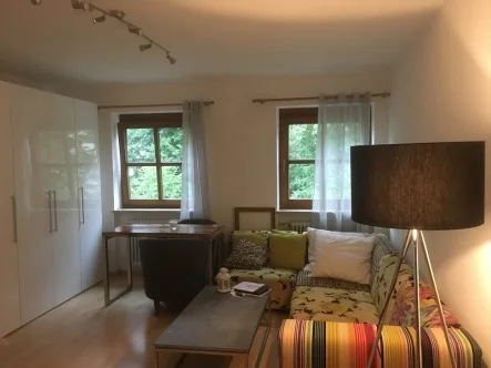 Wohnzimmer - Wohnung kaufen in Kempten - 1,5 ZI WOHNUNG IM ZENTRUM - RUHIGE LAGE- *STIFTSTADT* ERBPACHT