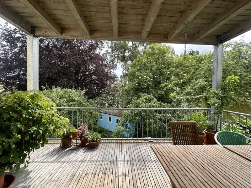 Balkon I - Wohnung kaufen in Kempten - STIFTSTADT - ALTBAU IN KLEINER WOHNEINHEIT - GROSSER BALKON UND GARTEN