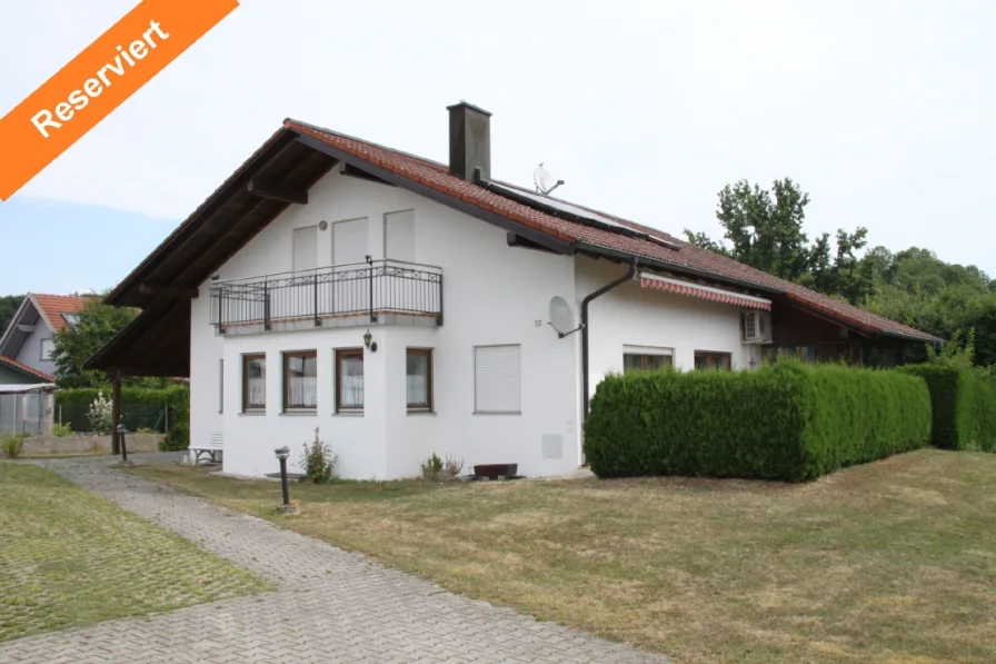 Ansicht - Haus kaufen in Hofkirchen - 200 m²- Ziegelhaus mit 1.500 m² Garten - für sagenhafte 465.000 €