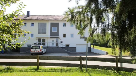 Eingangsseite - Haus kaufen in Fürstenzell - Einfach top- modernisiertes und energetisch saniertes Einfamilienhaus mit PV in Fürstenzell