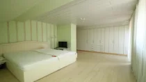 Schlafzimmer mit Einbauschrank