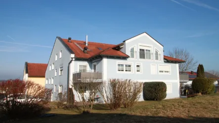 Ansicht Südwesten - Wohnung kaufen in Vilshofen - Vilshofen: Super gepflegte Terrassenwohnung mit Garage und Stellplatz