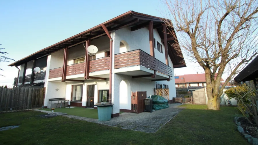 Ansicht Gartenseite - Haus kaufen in Vilshofen - Platz bis unters Dach: Geräumige Einfamilienhaushälfte mit Garage in Vilshofen an der Donau