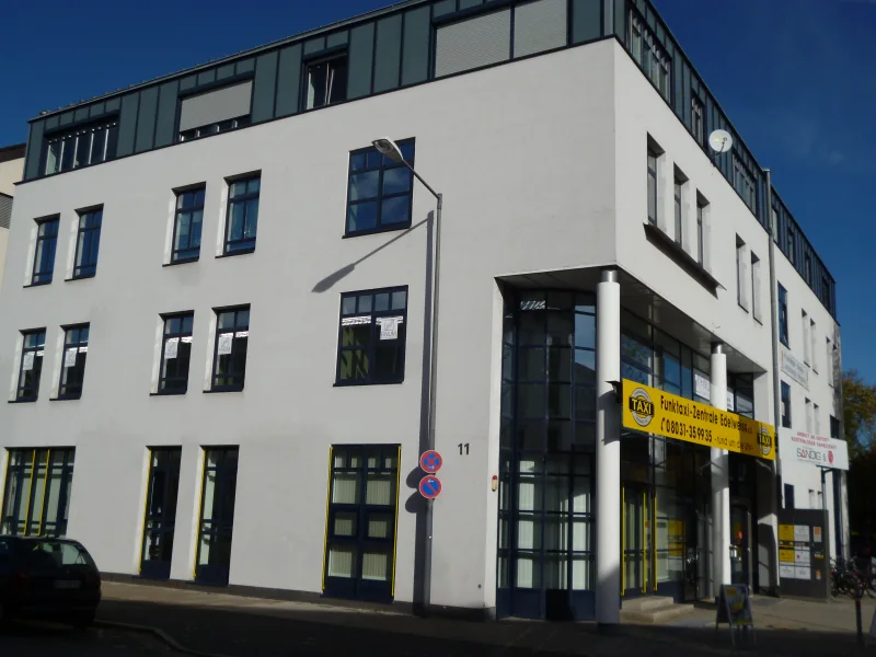 P1020453 - Büro/Praxis mieten in Rosenheim - Repräsentatives Büro in modernem Geschäftshaus