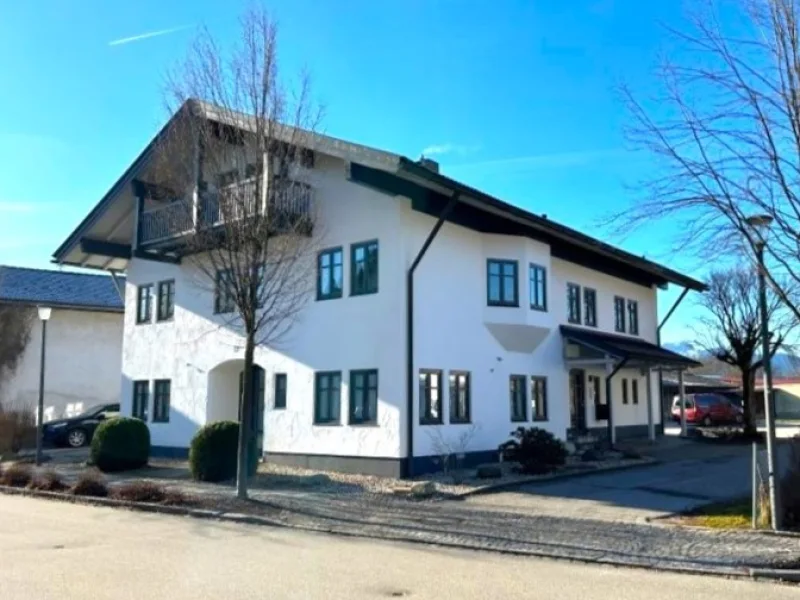 Hausansicht - Büro/Praxis mieten in Rohrdorf - Schöne, helle Büro/Praxisfläche im Rohrdorf