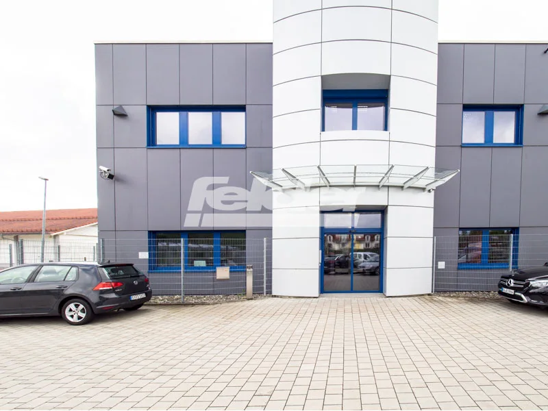 Haupteingang - Büro/Praxis mieten in Prien am Chiemsee - Teilbare Bürofläche im Chiemgau
