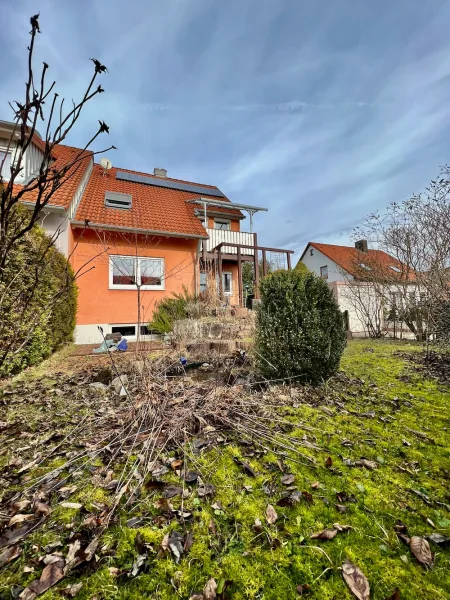 Hausansicht - Haus kaufen in Dietenhofen - Doppelhaushälfte mit Garage in Dietenhofen