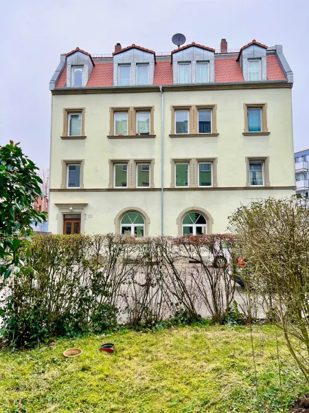 Hausansicht - Wohnung kaufen in Nürnberg - 3-Zimmer-Wohnung mit EBK und Balkon in bester Lage von Nürnberg