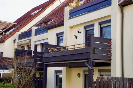 Hausansicht - Wohnung kaufen in Zirndorf - Schöne 3-Zimmerwohnung mit Balkon und Garage