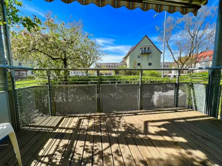 Balkon - Wohnung kaufen in Fürth - Platz an der Sonne - 3-4-Zimmer-EG-Whg. mit Balkon und Garten, EBK und Stellplatz in FÜ-Süd