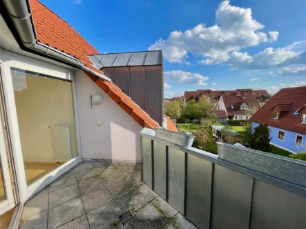 Loggia - Wohnung kaufen in Neuendettelsau - Lichtdurchflutete  2 Zimmerwohnung mit Dachterrasse in Neuendettelsau