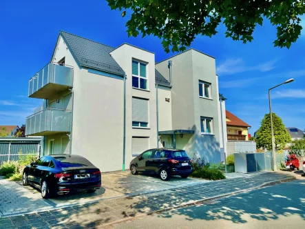 Hausansicht - Wohnung mieten in Nürnberg - Neubau - Hochwertige 3-Zi.-Whg. mit EBK, Stellplatz und Balkon