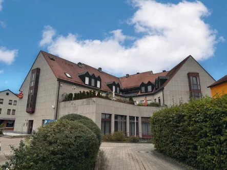 Süd-West Ansicht - Wohnung mieten in Stein - Modernisierte 2 - Zimmerwohnung mit  großer Loggia zum wohlfühlen!