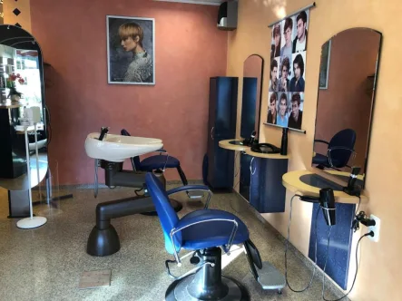 Innenansicht - Laden/Einzelhandel mieten in Erlangen - Gut eingeführter Friseur, aus Altersgründen neu zu vermieten.