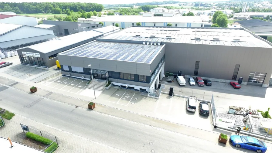 Außenansicht - Halle/Lager/Produktion kaufen in Denkendorf - Lager- und Produktionshalle mit Büro
