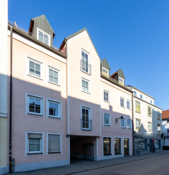 Außenansicht Haus - Wohnung mieten in Ingolstadt - Zentrale 1,5-Zimmer Wohnung inkl. Einbauküche Mitten in der Innenstadt