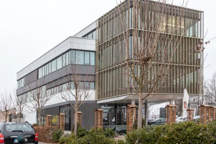 Außenansicht - Büro/Praxis mieten in Ingolstadt - Große Bürofläche in modernem Geschäftsgebäude