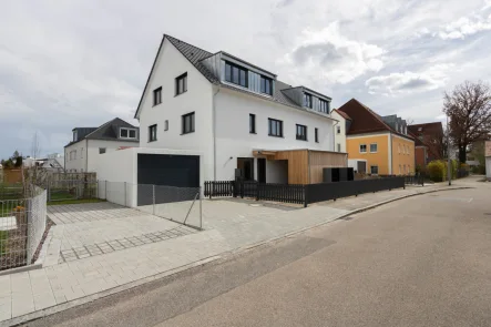 Außenansicht - Haus mieten in Ingolstadt - ERSTBEZUG - Große Doppelhaushälfte in Ingolstadt-West