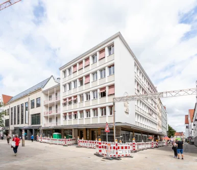 Außenansicht - Laden/Einzelhandel mieten in Ingolstadt - Ladenfläche mit großem Schaufenster in der Fußgängerzone