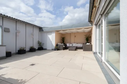 Dachterrasse - Wohnung kaufen in Ingolstadt - Penthouse-Wohnung im Ingolstädter Süden