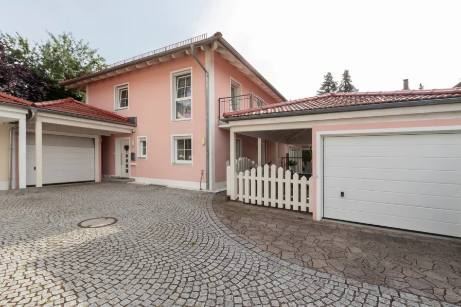 Außenansicht - Haus kaufen in Ingolstadt - Walmdach-Villa im alten Westviertel