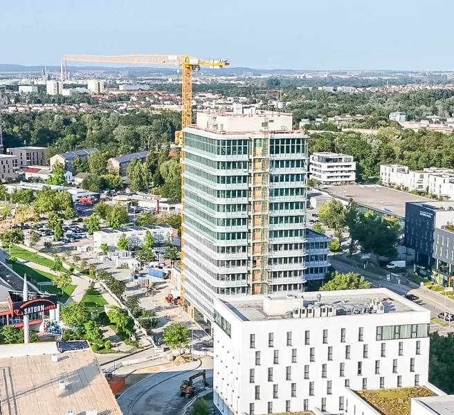 Drohnenaufnahme - Büro/Praxis mieten in Ingolstadt / Ringsee - Hoch hinaus: Bürofläche im obersten Stockwerk des Donau Towers