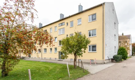 Außenansicht - Wohnung mieten in Ingolstadt - Gemütliche 3-Zimmer-Wohnung  mit Balkon in Ingolstadt-Haunwöhr