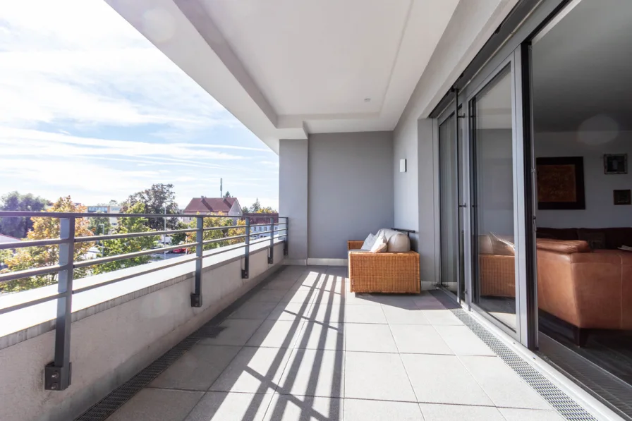 Südost-Loggia - Wohnung mieten in Ingolstadt - Sehr großzügige 2-Zimmer-Wohnung mit Loft-Charakter in Ingolstadt Süd