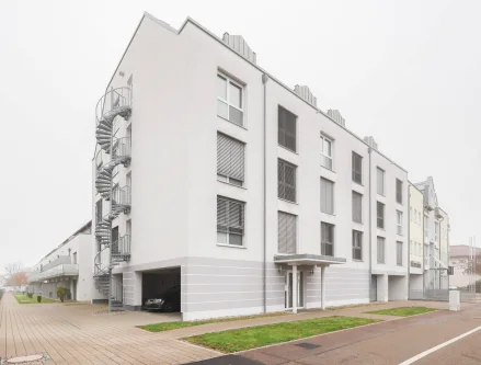 Außenansicht - Wohnung kaufen in Ingolstadt - Sorgenfreie Kapitalanlage - vermietetes, möbliertes 1-Zimmer-Apartment - Baujahr 2013!