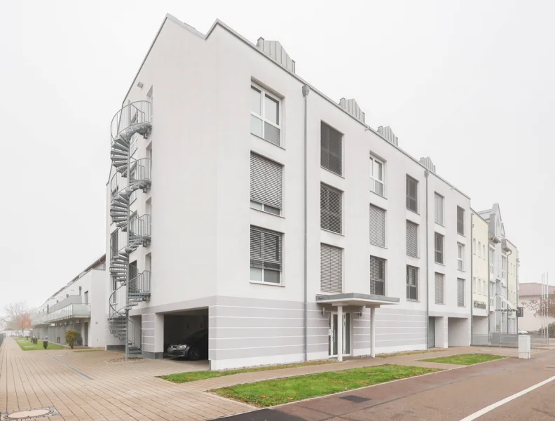 Außenansicht - Wohnung kaufen in Ingolstadt - Sorgenfreie Kapitalanlage - vermietetes, möbliertes 1-Zimmer-Apartment - Baujahr 2013!