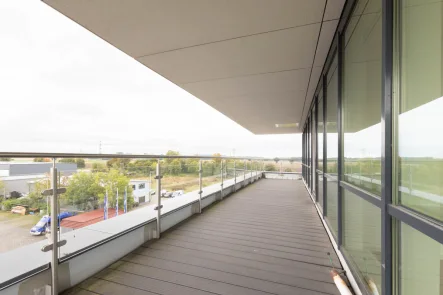 Dachterrasse - Büro/Praxis mieten in Ingolstadt - Einladende Bürofläche nähe Ingolstadt Village