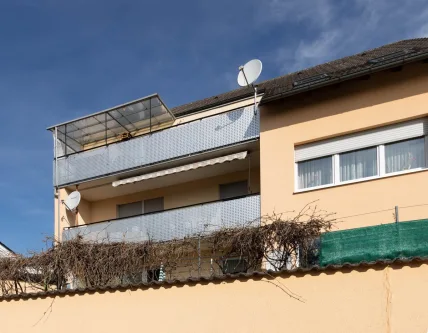 Außenansicht - Wohnung mieten in Kösching - Schöne 3-Zimmer-Dachgeschosswohnung in Kösching