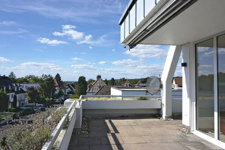 Dachterrasse! - Wohnung mieten in Aschaffenburg - GERÄUMIGES PENTHOUSE AM FUßE DES GODELSBERG!