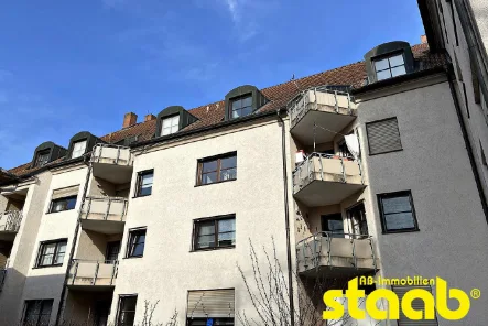 Außenansicht - Wohnung kaufen in Aschaffenburg - AB JANUAR 2025 FREI! 3-ZIMMERWOHNUNG MIT BALKON UND TG-STELLPLATZ IN BAHNHOFSNÄHE