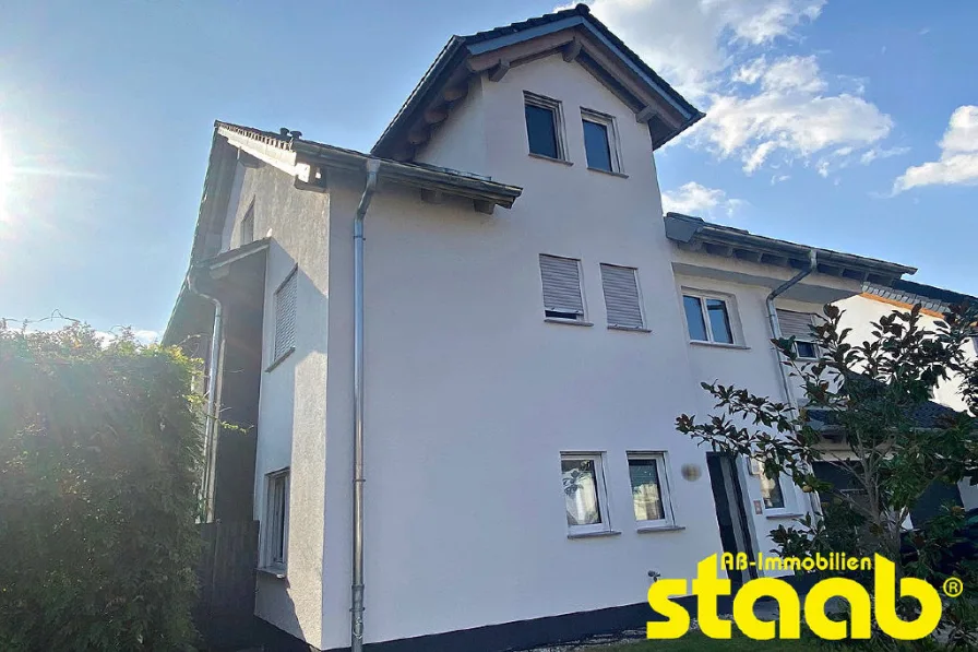 Außenansicht - Wohnung mieten in Aschaffenburg - DACHGESCHOSS - 3-ZIMMERWOHNUNG MIT BALKON IN ASCHAFFENBURG-OBERNAU!