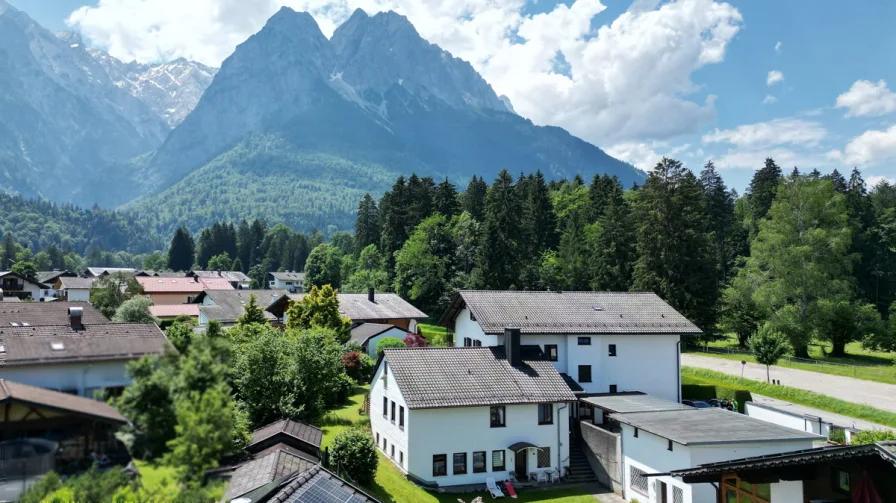 Blick_Anbau - Haus kaufen in Grainau - Charmantes Mietwohnhaus (5 WHGen) in Obergrainau