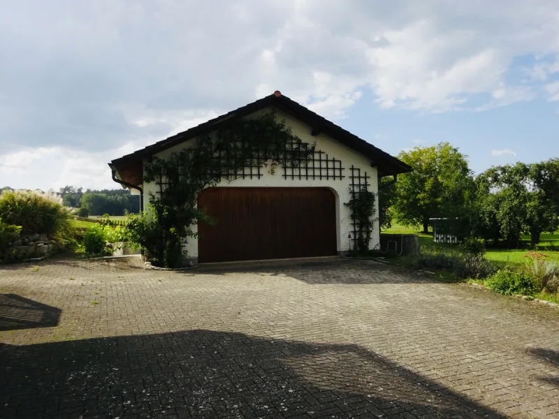 Außenansicht Garage