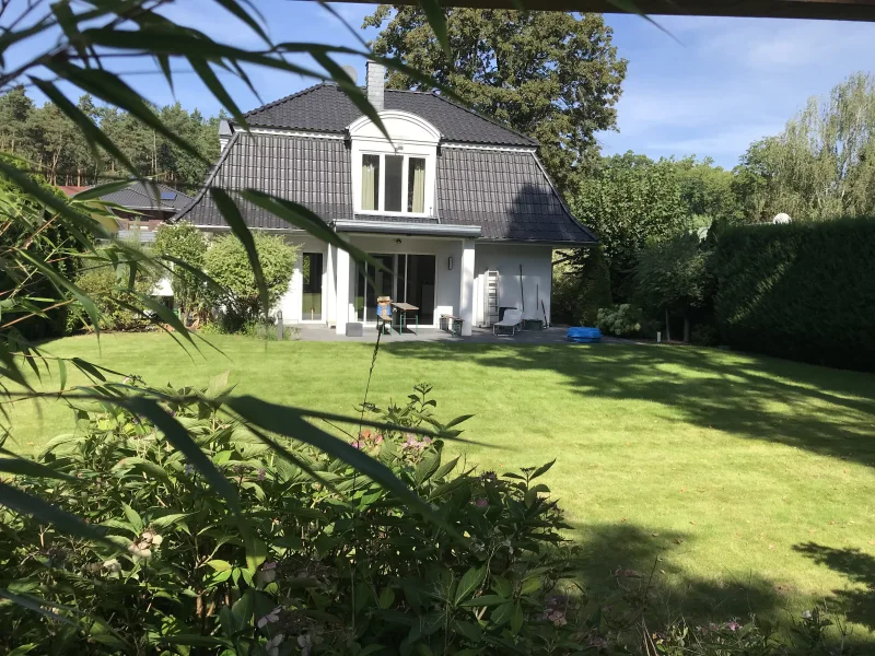  - Haus kaufen in Hohen Neuendorf - Top Stadtvilla mit Sonnenterrasse, Garten, Gästehaus, Erdwärme