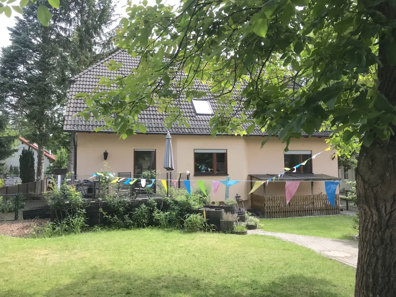  - Haus kaufen in Glienicke - Schönes Ein-Zweifamilienhaus mit Garten, Keller, Einliegerwohnung