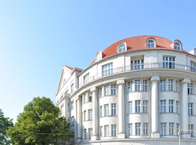 Objektansicht - Wohnung kaufen in Berlin - Exklusive Dachgeschosswohnung in historischer Lage
